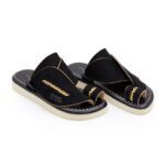 حذاء شرقي مطرز