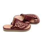 حذاء شرقى مطرز جلد طبيعى